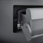 H&M Germany EVO 2.1 Poêle à bois – 7 kW – Poêle design moderne avec vision panoramique – Compartiment à bois intégré avec porte – Classe d'efficacité énergétique A – Raccordements de conduit flexibles – Image 4