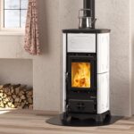 La Nordica Emiliana Poêle à bois sur pied – 6,5 kW, majolique blanche