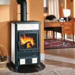 Nordica Rossella R1 Poêle à bois sur pied – 11 kW, pierre naturelle blanche