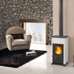 La Nordica « Tea » Poêle à bois – 6,6 kW – Poêle design moderne blanc – Émaillage de qualité – Classe d'efficacité énergétique A+ – Technologie de combustion avancée – Compact & élégant – Image 2